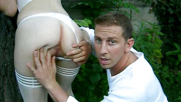 Hottie sekx darmowe filmy zostaje wyruchana w dupę przez dużą erekcję