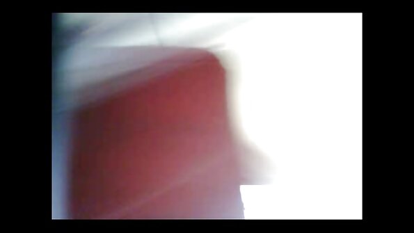 Laska w białej bieliźnie jest dobrze staranowana w darmo sexs ciasny tyłek