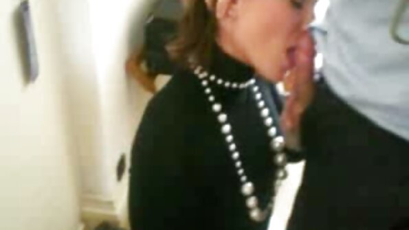 Rosyjski ogier pokazuje młodej dziwce swoje ostry seks filmiki darmowe umiejętności w filmie analnym