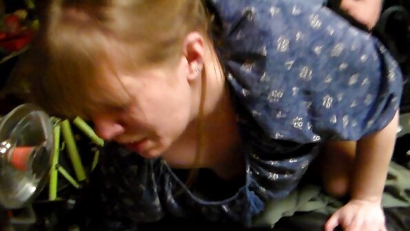 Śliczna laska w białej filmy porno za darmo na telefon bieliźnie cieszy się seksem analnym z przyjaciółką